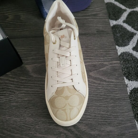 Women's Coach shoes - Picture 2 of 3